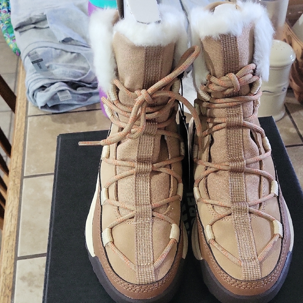 NWT! Sorel Women's Brown Winter Boots
